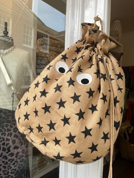 Jute star sack with googly eyes